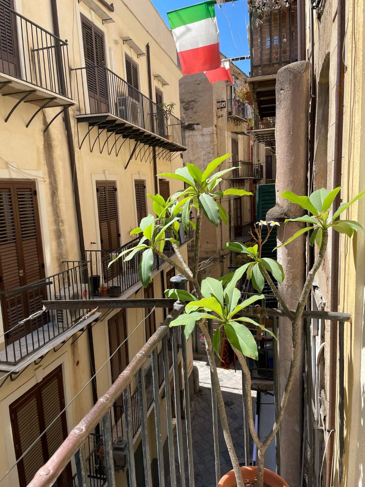 A Casa Di Elena Apartment Palermo Exterior photo